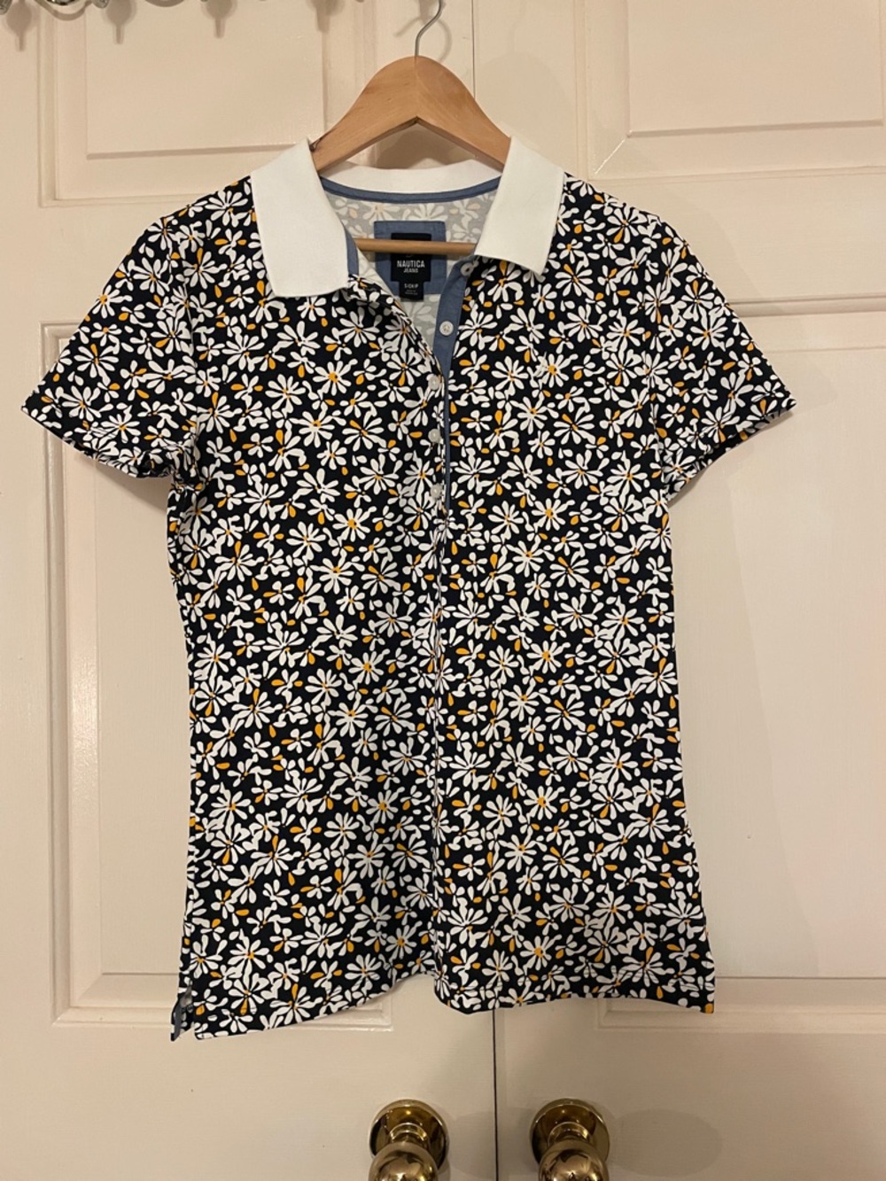 Nautica navy Daisy Polo with White Collar size small preppy